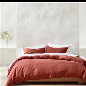 Casaluna queen size duvet with standard shams